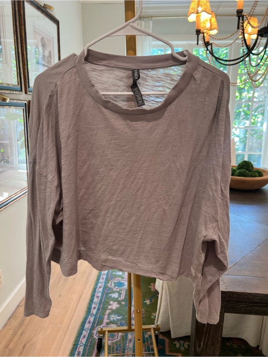 Vuori Tops - Vuori Women's Washed taupe /grey Cropped Long-Sleeve Top